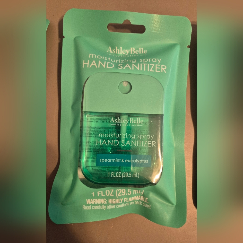 Green Moisturizing Hand Sanitizer Spray